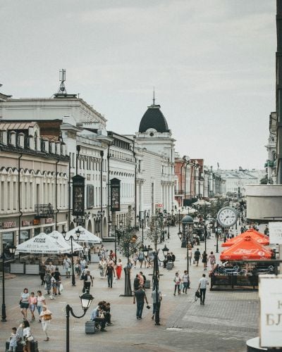 Crowds walk down the street in a city in Tatarstan 