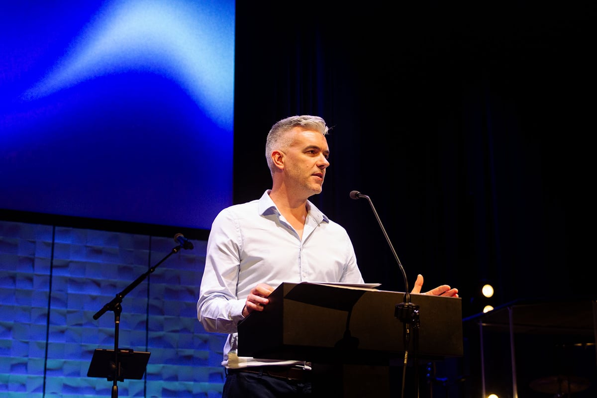 Andy Schick addressing audience